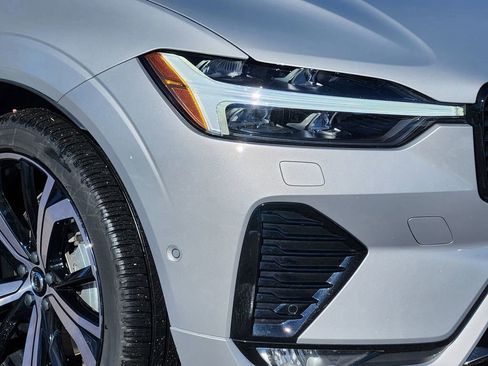 Used 2023 Volvo XC60 B6 Ultimate w/ Climate Package image 31