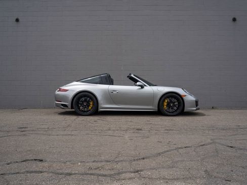Certified 2018 Porsche 911 Targa 4 GTS AWD/4WD image 8