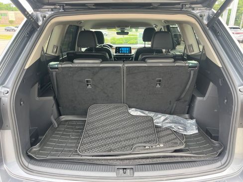 Used 2024 Volkswagen Atlas SE FWD image 36