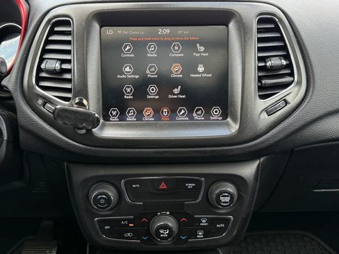Used 2018 Jeep Compass Trailhawk w/ Leather Interior Group AWD/4WD image 27