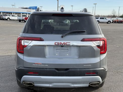 Used 2021 GMC Acadia SLT w/ Preferred Package image 4