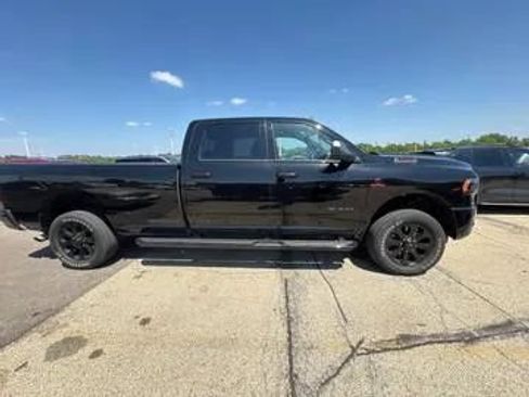 Used 2022 RAM 3500 Big Horn w/ Level C Equiment Group AWD/4WD image 6