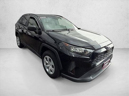 Used 2019 Toyota RAV4 LE AWD/4WD image 5