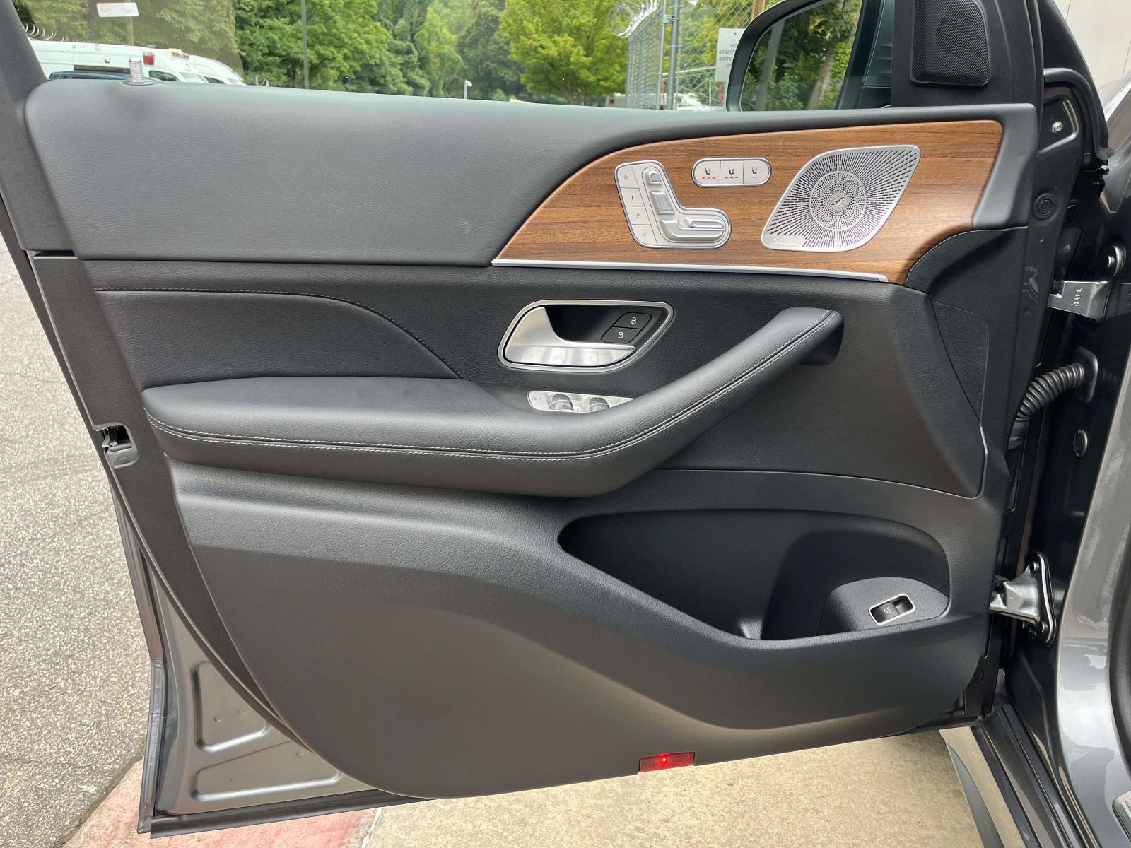 Certified 2025 Mercedes-Benz GLE 350 4MATIC image 18