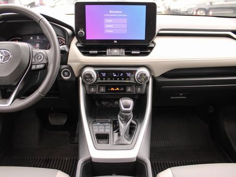 Used 2023 Toyota RAV4 XLE Premium image 18