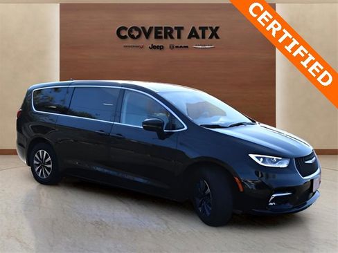 Used 2024 Chrysler Pacifica Select image 6