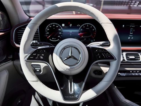Used 2026 Mercedes-Benz Maybach GLS 600 4MATIC image 63