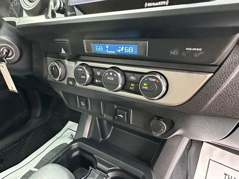 Used 2023 Toyota Tacoma TRD Sport image 15