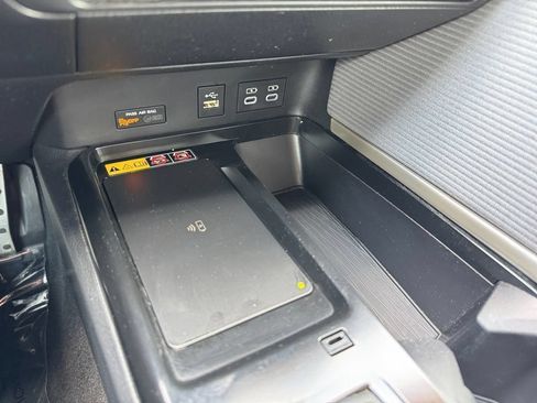 Used 2025 Toyota Camry SE w/ Convenience Package FWD image 24
