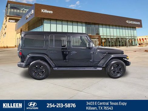Used 2020 Jeep Wrangler Unlimited Sahara AWD/4WD image 9