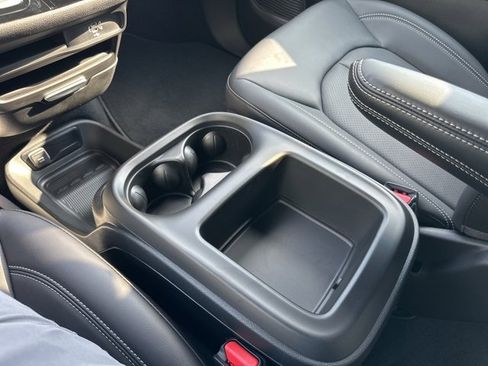 New 2026 Chrysler Pacifica Select image 22