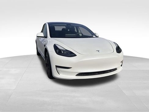Used 2023 Tesla Model 3 Standard Range RWD image 7