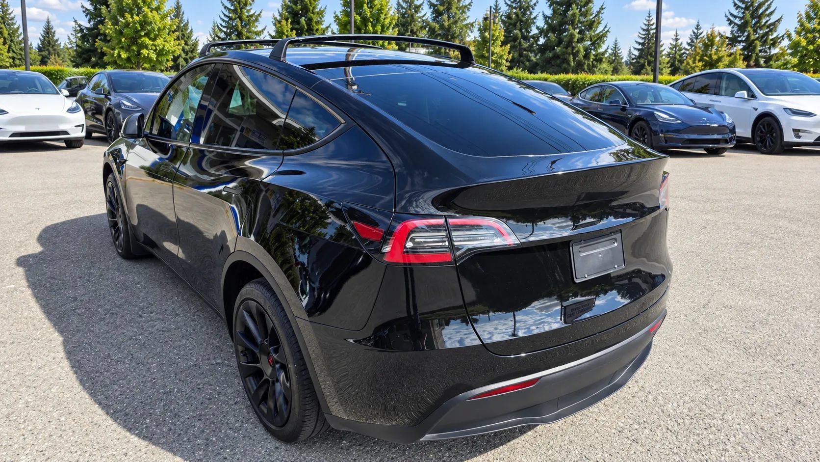 Used 2023 Tesla Model Y Long Range AWD/4WD image 7