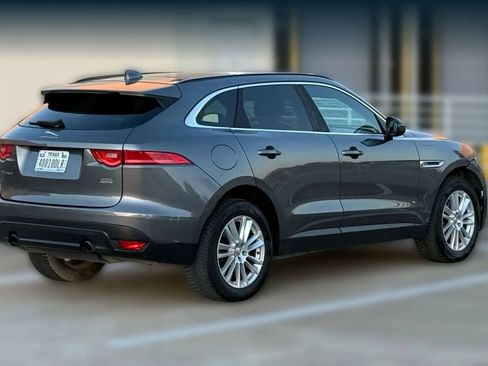 Used 2018 Jaguar F-PACE Prestige image 8