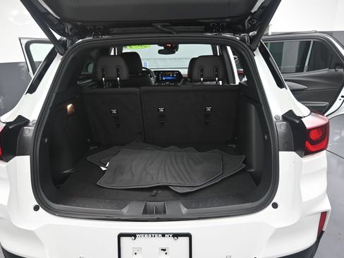 Used 2024 Chevrolet TrailBlazer RS w/ Convenience Package AWD/4WD image 38