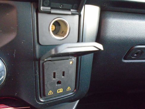 Certified 2023 Ford F350 Lariat w/ Lariat Ultimate Package image 18