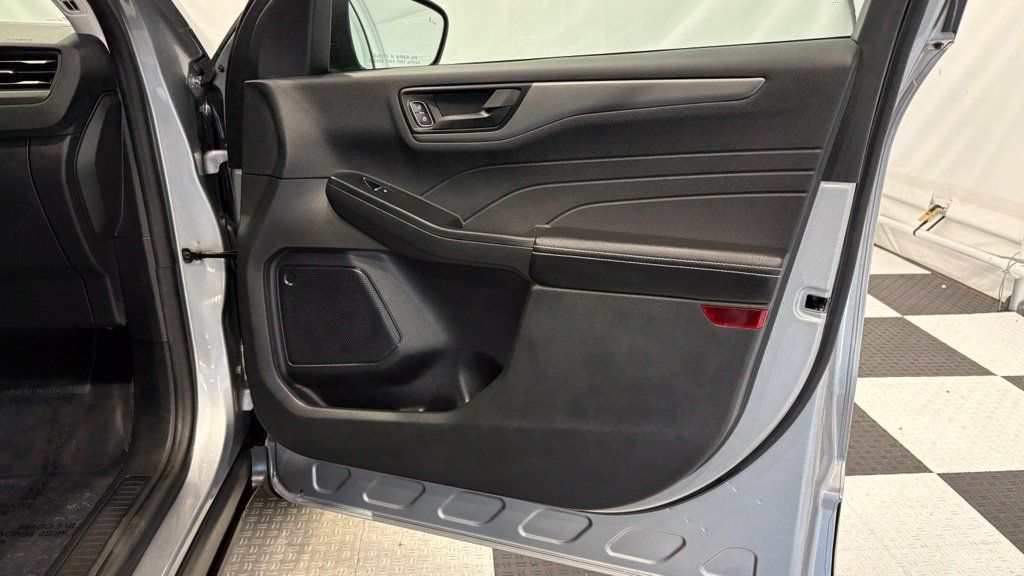 Certified 2024 Ford Escape Active AWD/4WD image 25
