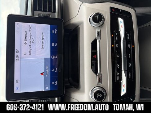 Used 2024 Ford Explorer XLT w/ Equipment Group 202A AWD/4WD image 16