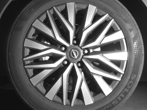 Used 2025 Nissan Altima 2.5 SV image 12