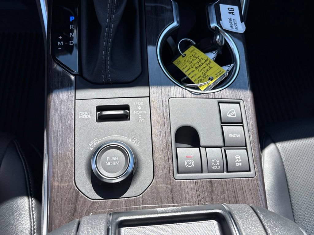 Certified 2026 Toyota Highlander Limited AWD/4WD image 30