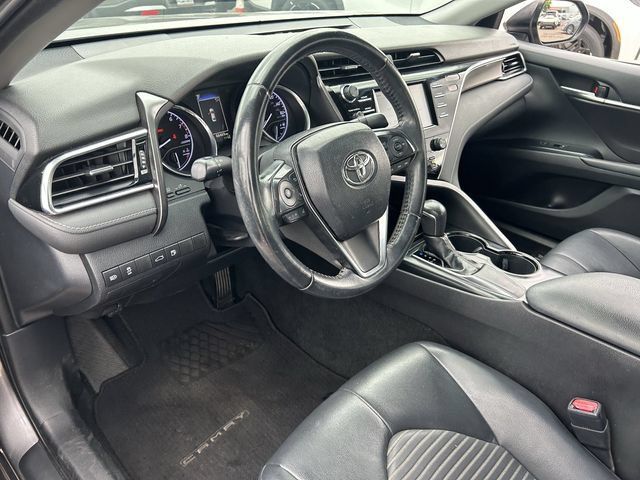 Used 2018 Toyota Camry SE w/ Convenience Package FWD image 18