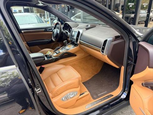 Used 2014 Porsche Cayenne Turbo AWD/4WD image 13