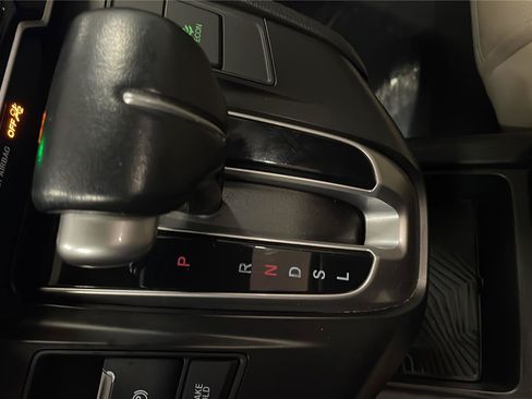 Used 2019 Honda CR-V Touring image 18