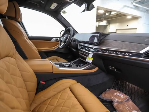 New 2026 BMW X7 xDrive40i w/ M Sport Package AWD/4WD image 38