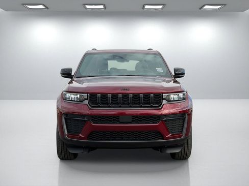 New 2026 Jeep Grand Cherokee Altitude image 9