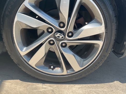 Used 2015 Hyundai Elantra Limited FWD image 25