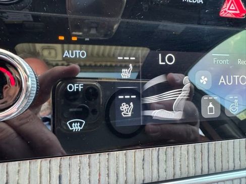 Used 2025 Genesis GV80 3.5T Prestige image 12