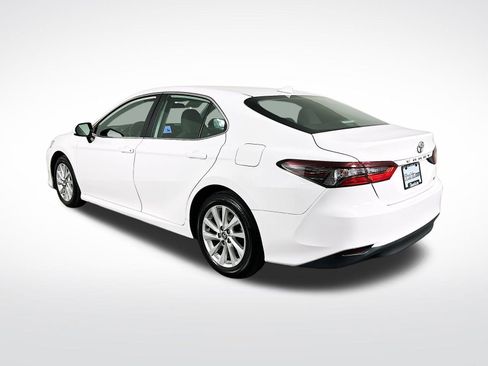 Used 2024 Toyota Camry LE image 6
