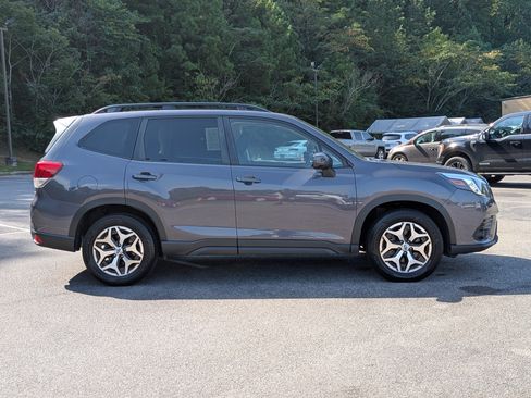 Used 2023 Subaru Forester Premium AWD/4WD image 10