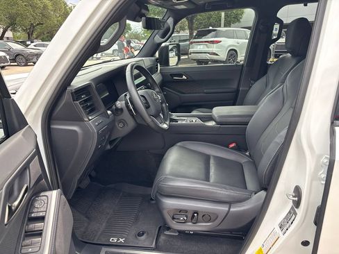 Used 2024 Lexus GX 550 w/ Accessory Package (Z1) AWD/4WD image 17
