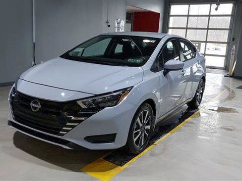 Used 2025 Nissan Versa SV w/ Trunk Package FWD image 18