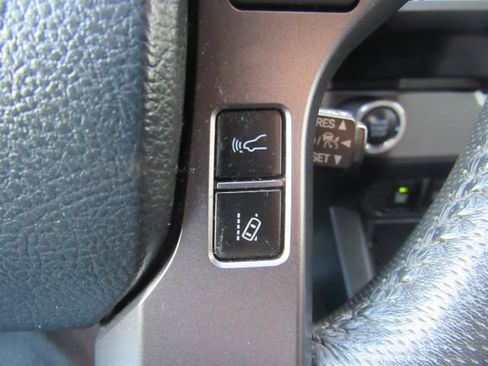 Used 2019 Toyota Tacoma TRD Sport image 36