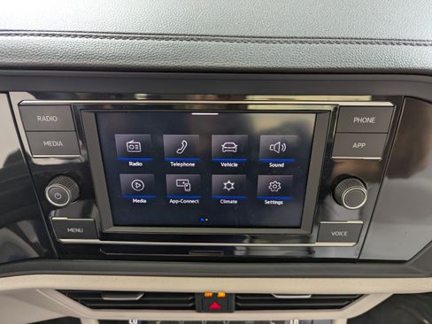 Used 2024 Volkswagen Jetta SE w/ Panoramic Sunroof Package FWD image 22