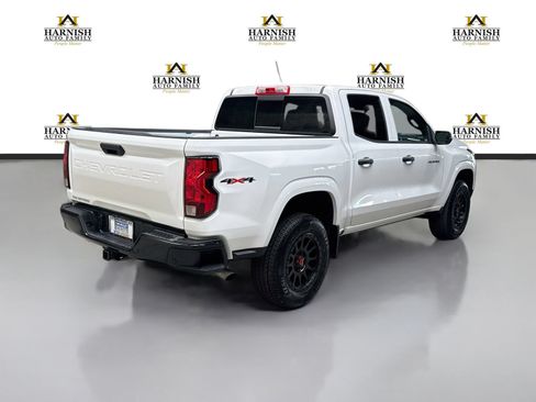 Used 2025 Chevrolet Colorado W/T w/ Advanced Trailering Package AWD/4WD image 5