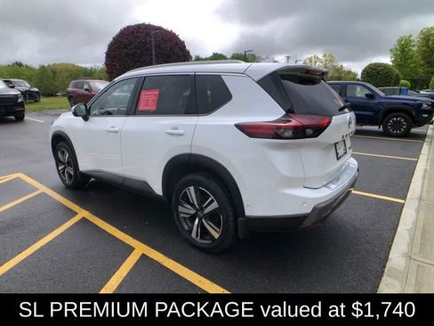 Certified 2025 Nissan Rogue SL w/ SL Premium Package AWD/4WD image 3