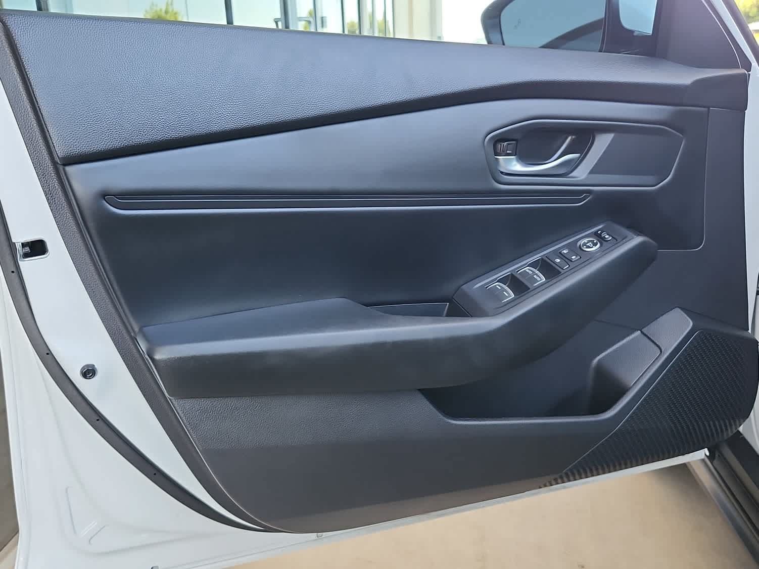 Used 2024 Honda Accord EX image 11