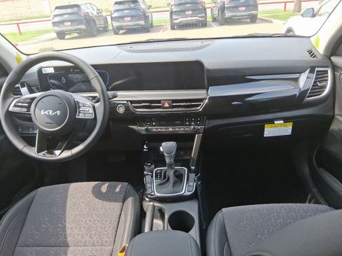 New 2026 Kia Seltos S FWD image 10