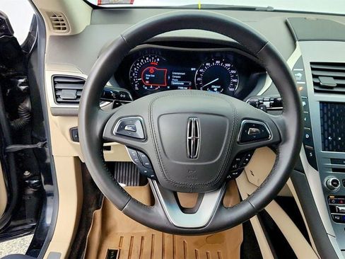 Used 2017 Lincoln MKZ Premiere image 13