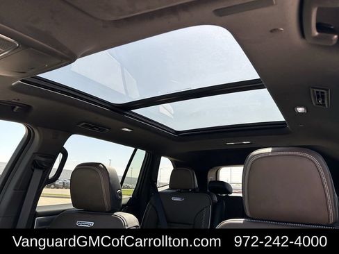 New 2026 GMC Acadia Denali Ultimate w/ LPO, Floor Liner Package AWD/4WD image 21