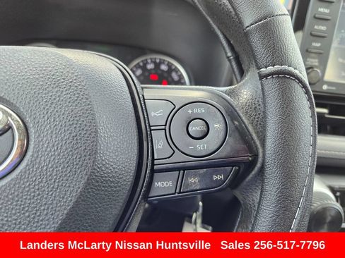 Used 2021 Toyota RAV4 LE FWD image 23