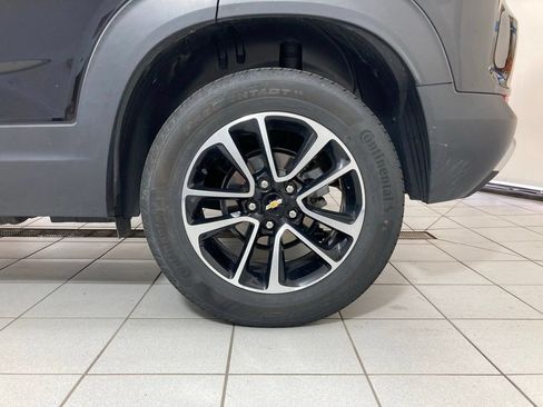 Used 2025 Chevrolet TrailBlazer LT AWD/4WD image 24