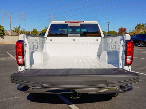 New 2026 GMC Sierra 1500 SLE w/ Preferred Package image 10