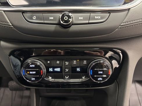 Used 2022 Buick Encore GX Essence w/ Experience Buick Package image 19