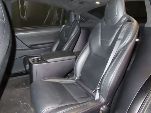 Used 2017 Tesla Model X image 14