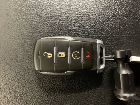 Used 2020 RAM 1500 Big Horn AWD/4WD image 30