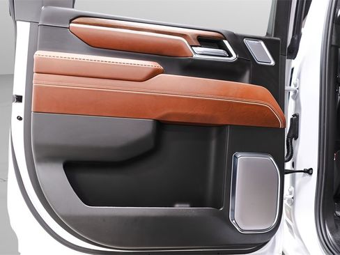 Used 2024 GMC Sierra 2500 Denali Ultimate w/ LPO, GMC Protection Package image 30